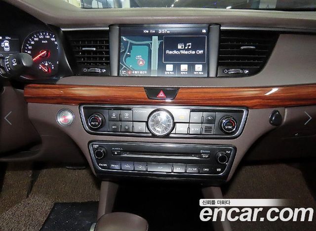 Kia K7 2016 — photo 20