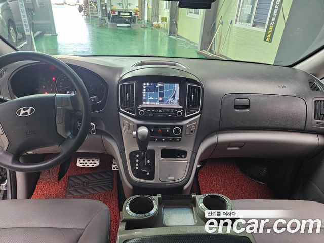 Hyundai Starex 2017 — photo 7