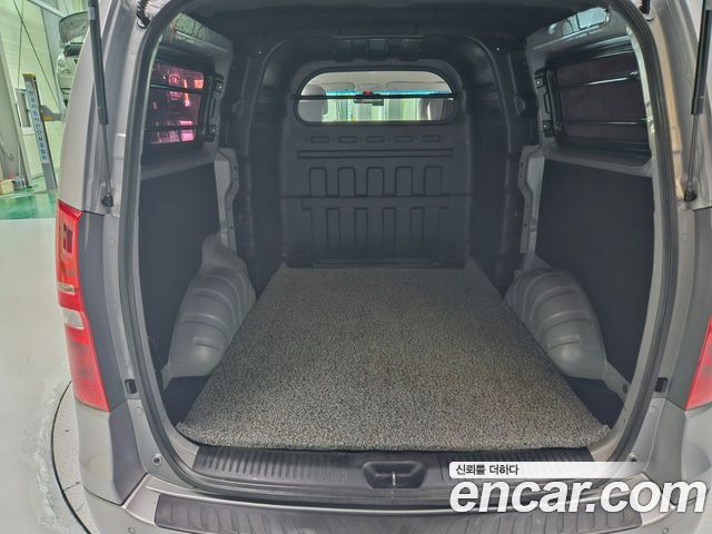 Hyundai Starex 2017 — photo 12