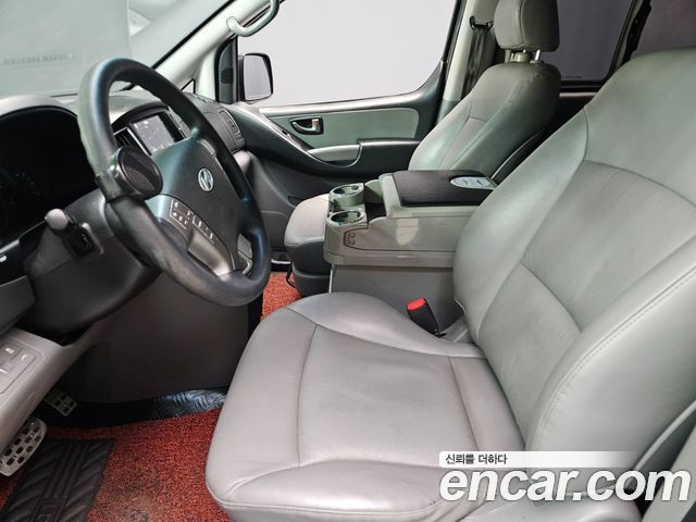 Hyundai Starex 2017 — photo 13