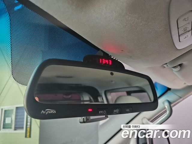 Hyundai Starex 2017 — photo 14