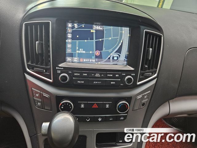 Hyundai Starex 2017 — photo 19