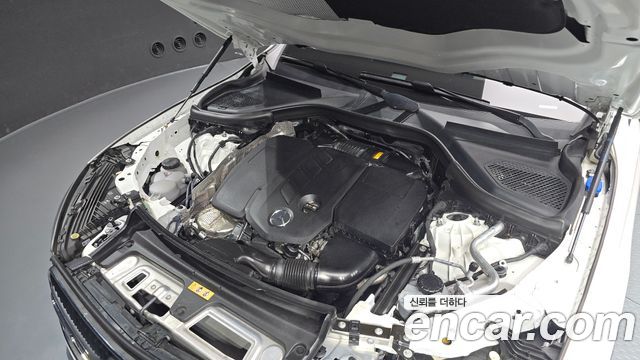 Mercedes-Benz GLC-Class 2023 — photo 6