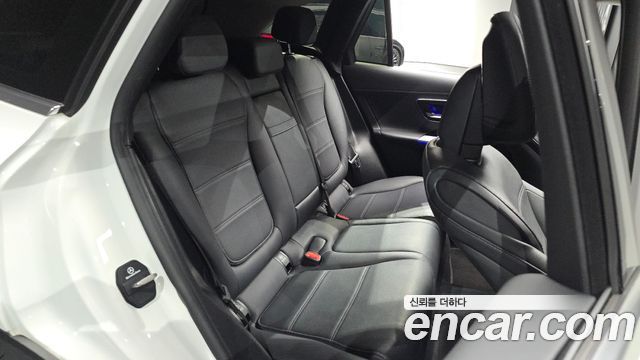 Mercedes-Benz GLC-Class 2023 — photo 17