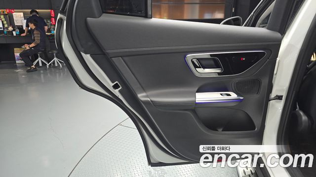 Mercedes-Benz GLC-Class 2023 — photo 15