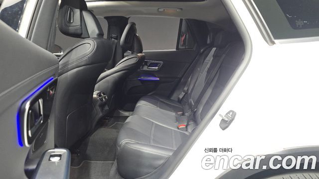 Mercedes-Benz GLC-Class 2023 — photo 16