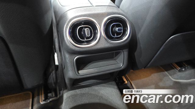 Mercedes-Benz GLC-Class 2023 — photo 32