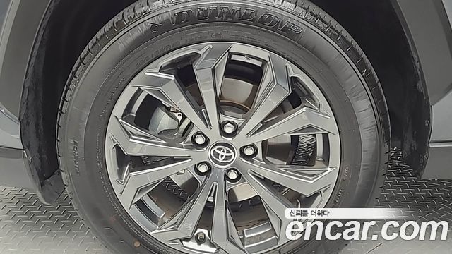 Toyota RAV4 2022 — photo 5