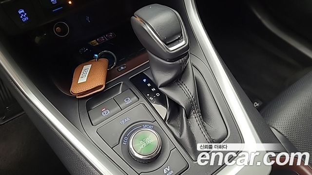 Toyota RAV4 2022 — photo 9