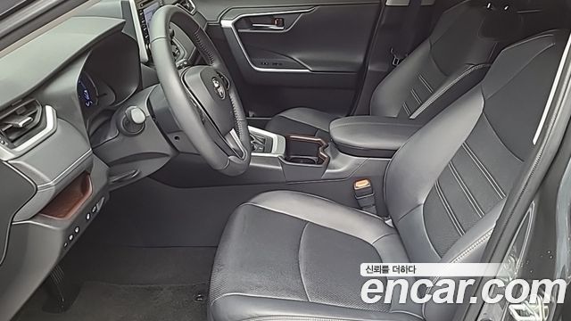 Toyota RAV4 2022 — photo 10