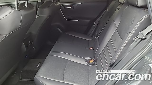 Toyota RAV4 2022 — photo 11