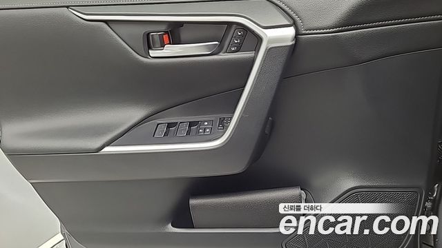 Toyota RAV4 2022 — photo 16