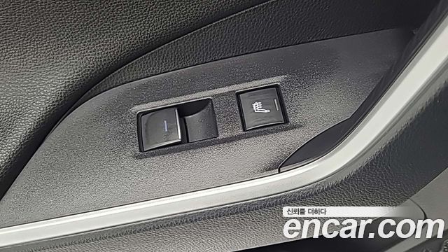 Toyota RAV4 2022 — photo 17