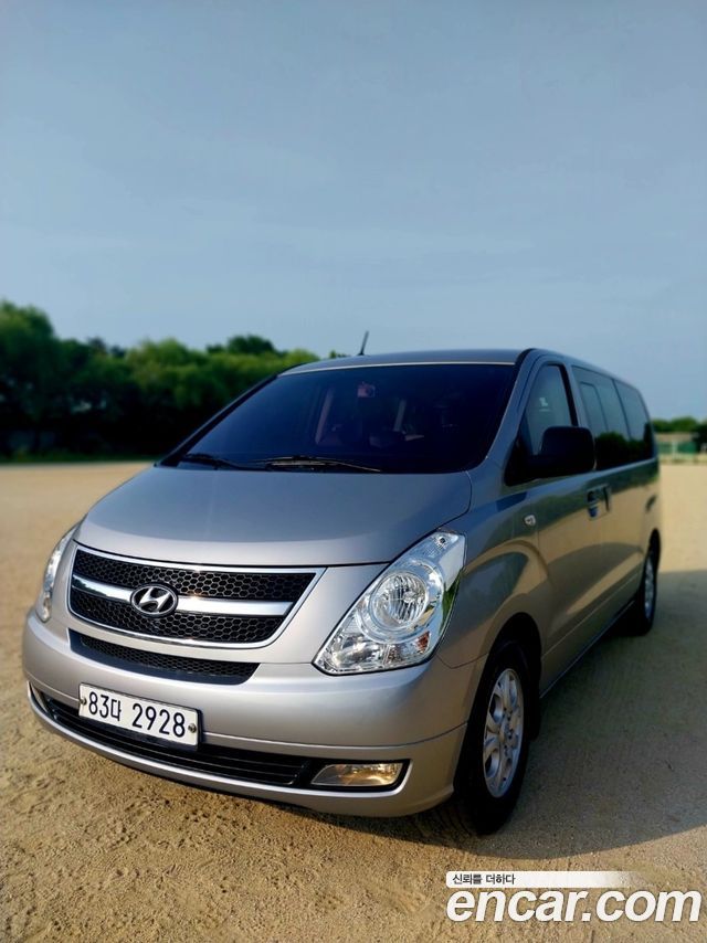 Hyundai Starex 2011 — photo 1
