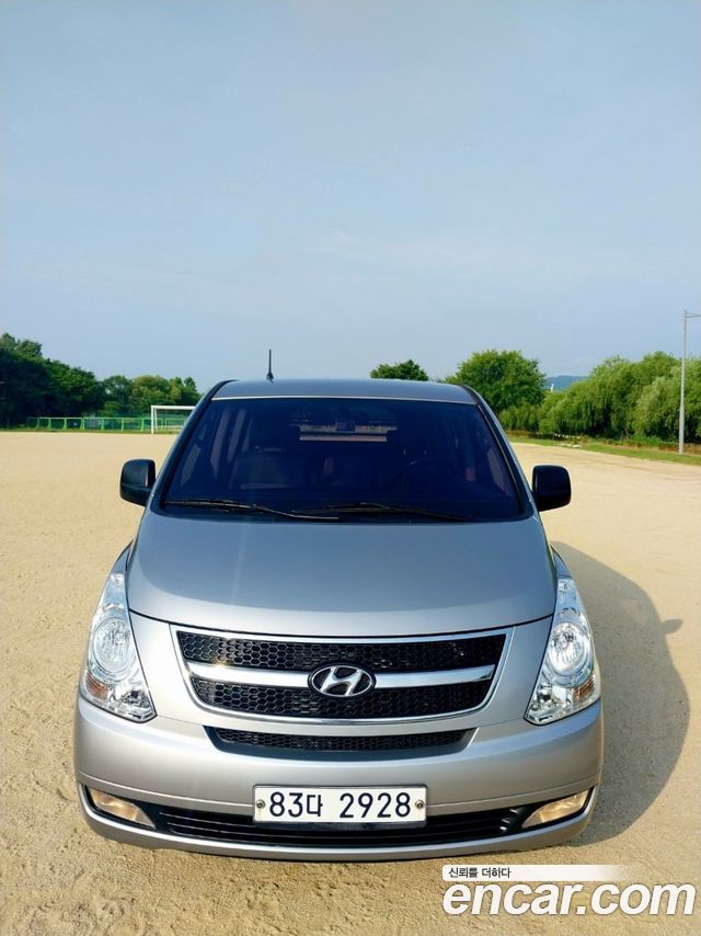 Hyundai Starex 2011 — photo 2