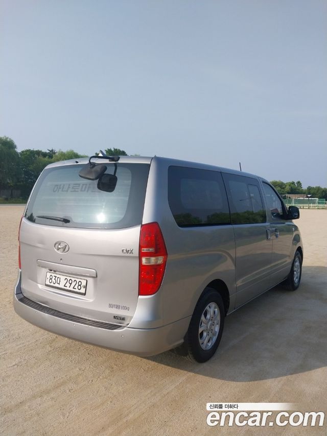 Hyundai Starex 2011 — photo 9