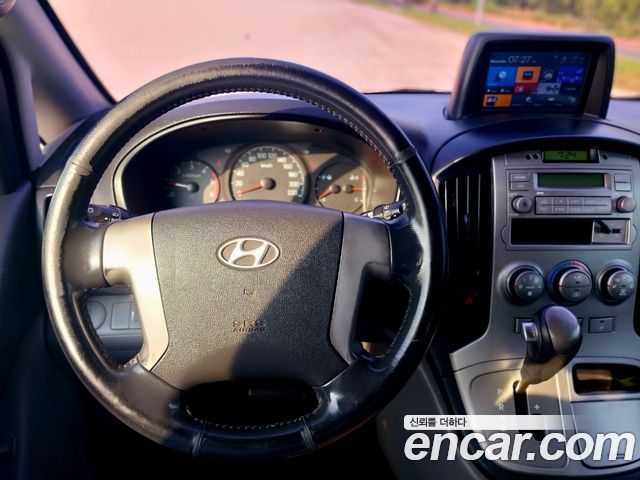Hyundai Starex 2011 — photo 10