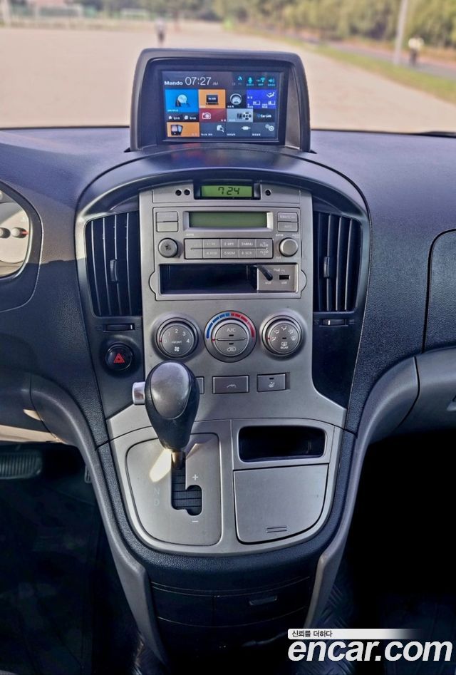 Hyundai Starex 2011 — photo 13