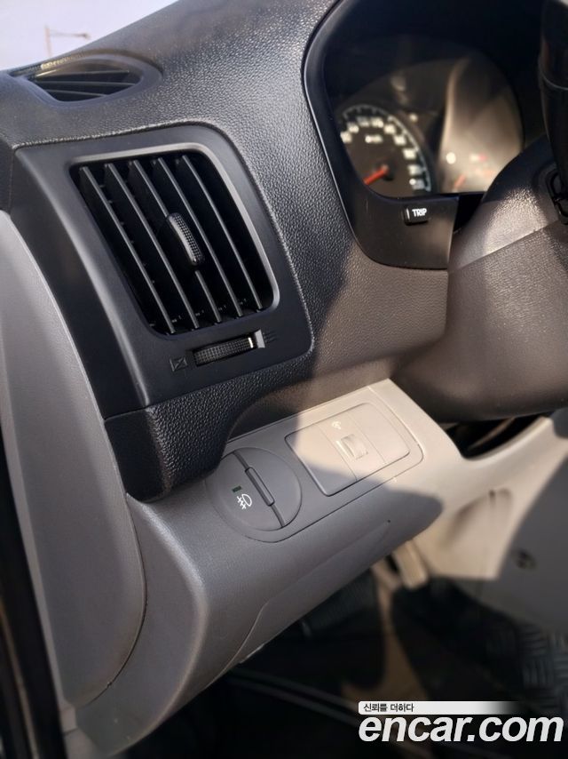 Hyundai Starex 2011 — photo 18