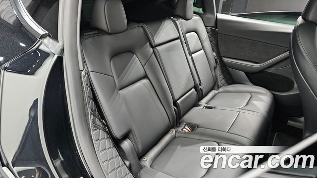 Tesla Model Y 2023 — photo 17