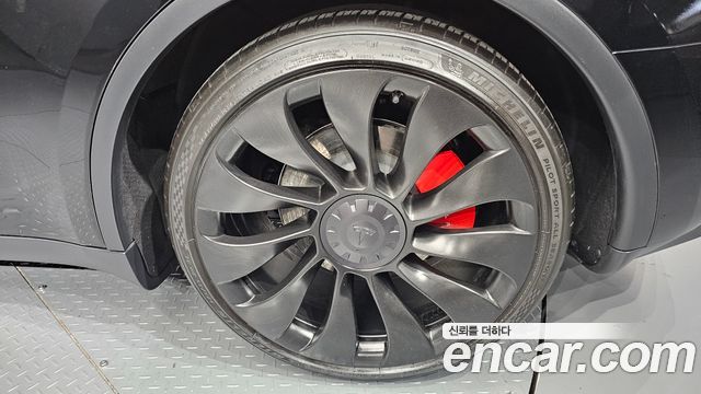 Tesla Model Y 2023 — photo 7