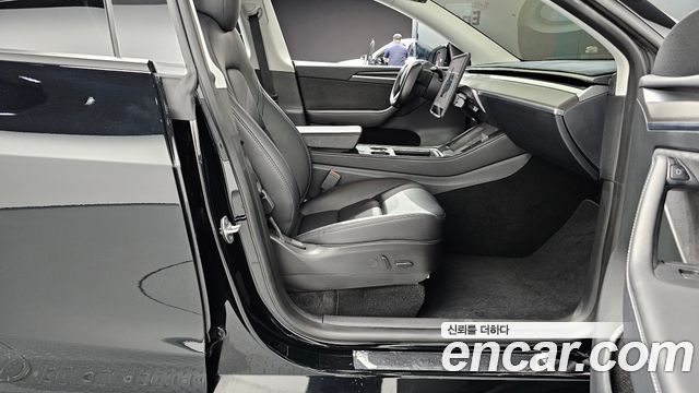 Tesla Model Y 2023 — photo 16
