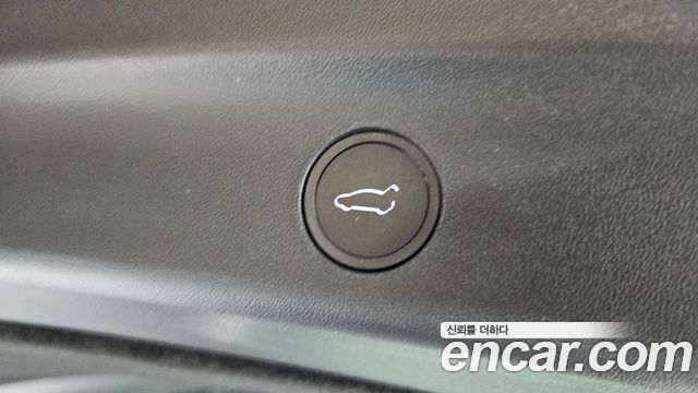 Tesla Model Y 2023 — photo 29