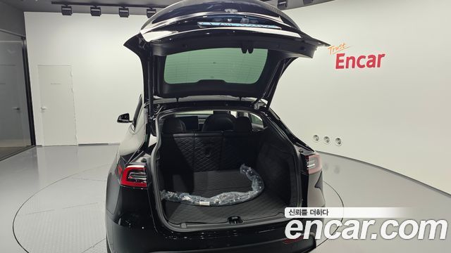 Tesla Model Y 2023 — photo 30