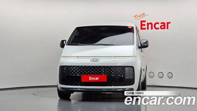 Hyundai Staria 2023 — photo 3