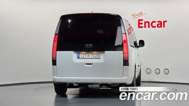 Hyundai Staria 2023 — photo 4