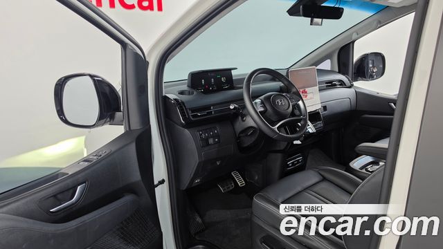 Hyundai Staria 2023 — photo 13