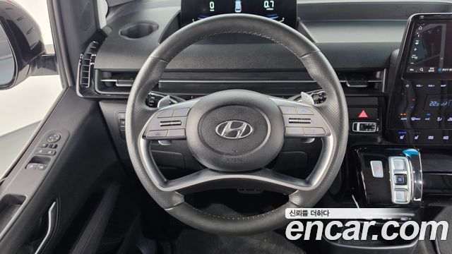 Hyundai Staria 2023 — photo 18