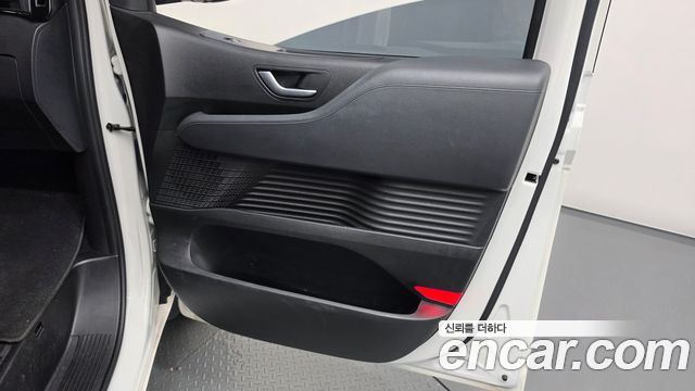 Hyundai Staria 2023 — photo 15