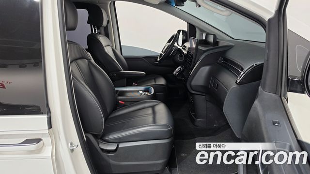 Hyundai Staria 2023 — photo 16