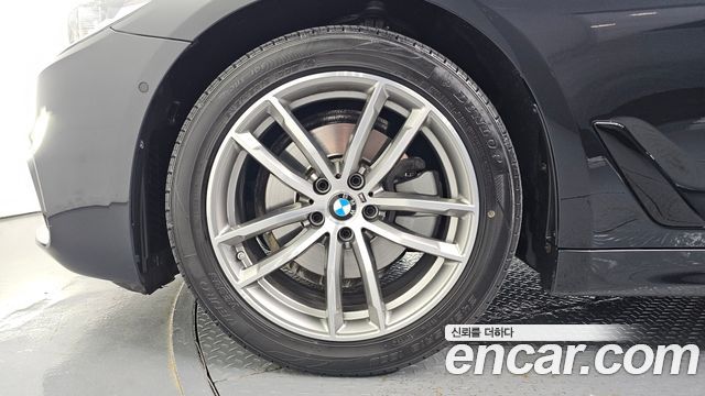 BMW 5-Series 2017 — photo 5