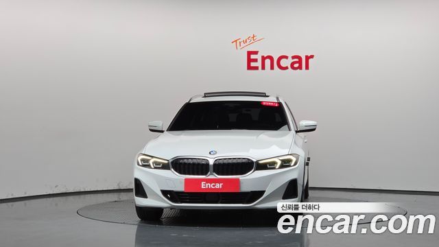 BMW 3-Series 2023 — photo 3