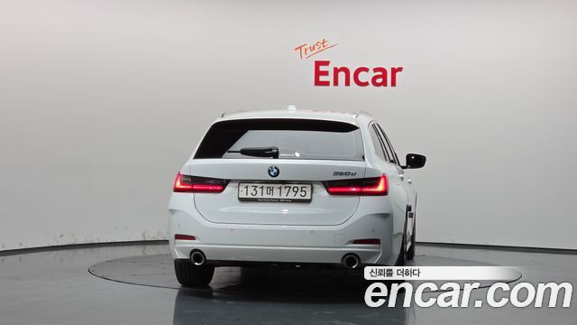 BMW 3-Series 2023 — photo 4