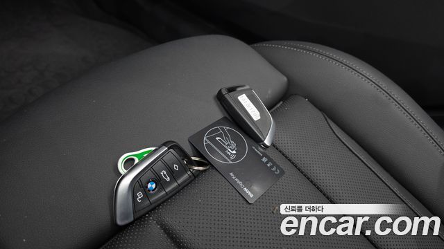 BMW 3-Series 2023 — photo 21