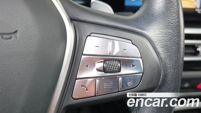 BMW 3-Series 2023 — photo 22