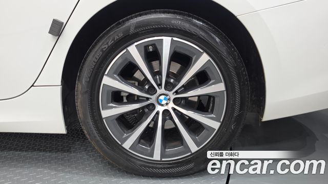 BMW 3-Series 2023 — photo 7