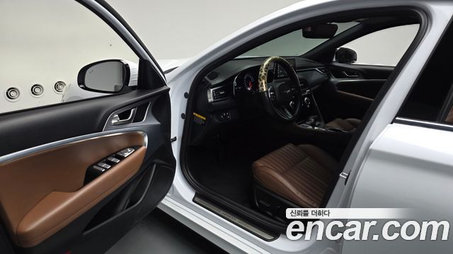 Genesis G70 2019 — photo 13