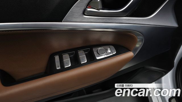 Genesis G70 2019 — photo 23