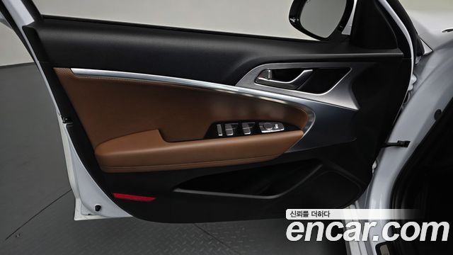Genesis G70 2019 — photo 14