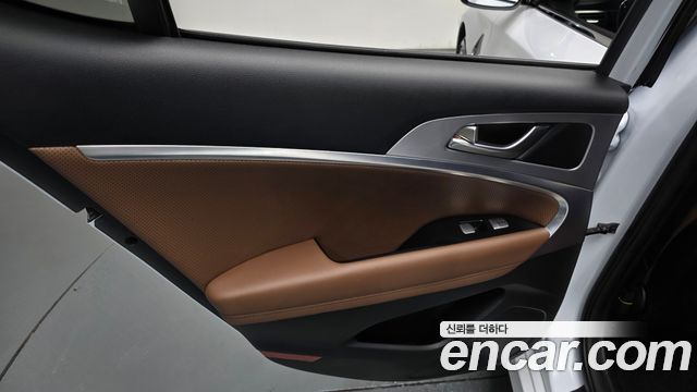 Genesis G70 2019 — photo 15