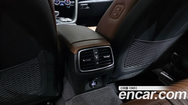 Genesis G70 2019 — photo 33