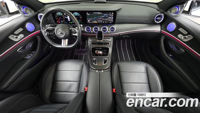 Mercedes-Benz E-Class 2023 — photo 10