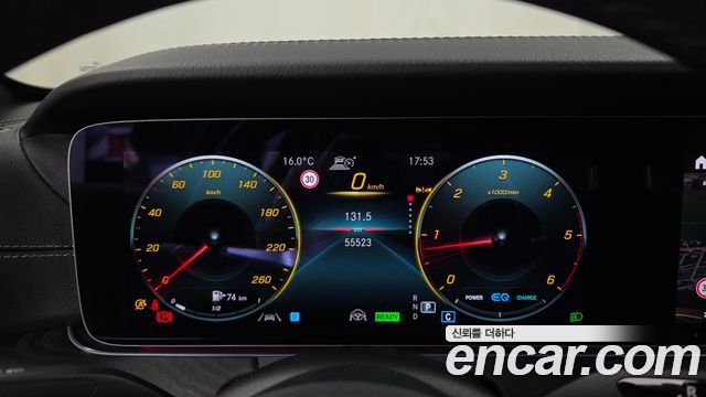 Mercedes-Benz E-Class 2023 — photo 11
