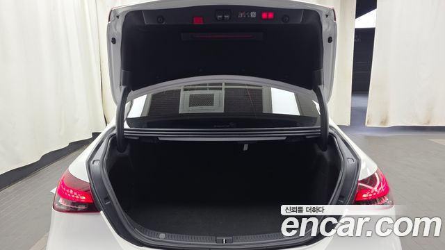 Mercedes-Benz E-Class 2023 — photo 26