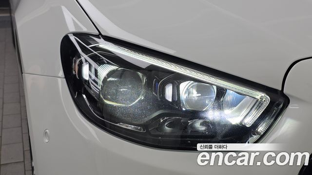 Mercedes-Benz E-Class 2023 — photo 8