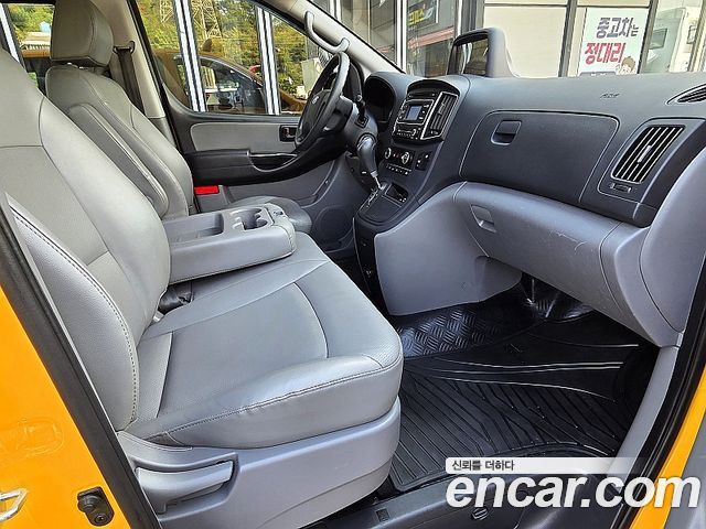 Hyundai Starex 2019 — photo 7